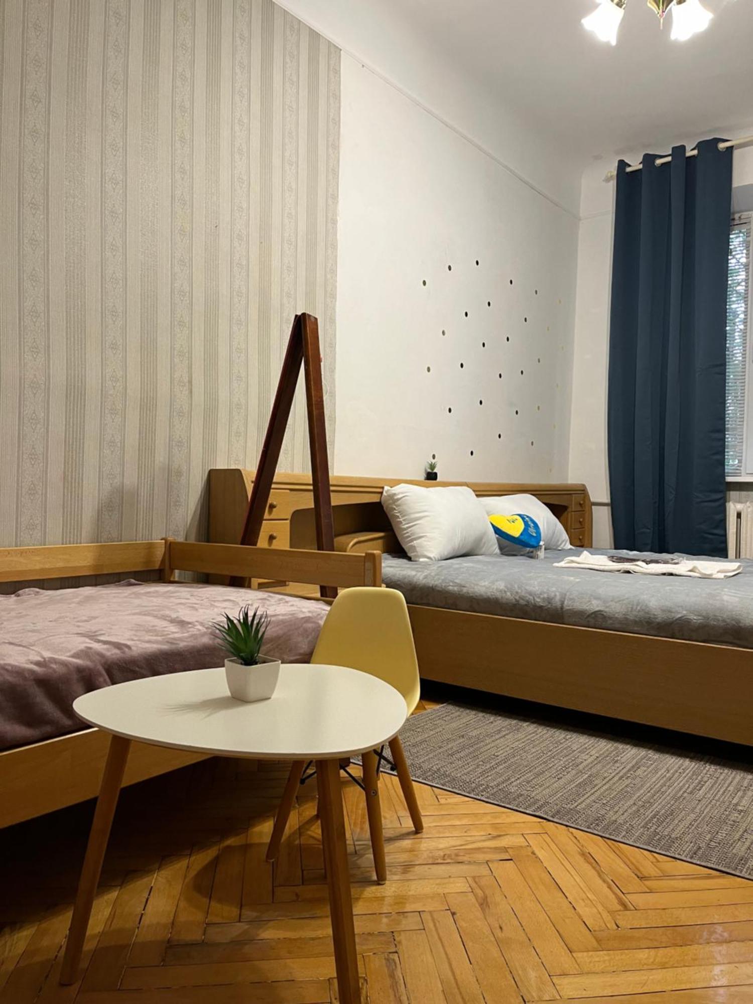 Ararat-Klovskaya Hostel-Apartments Kiev Exterior photo