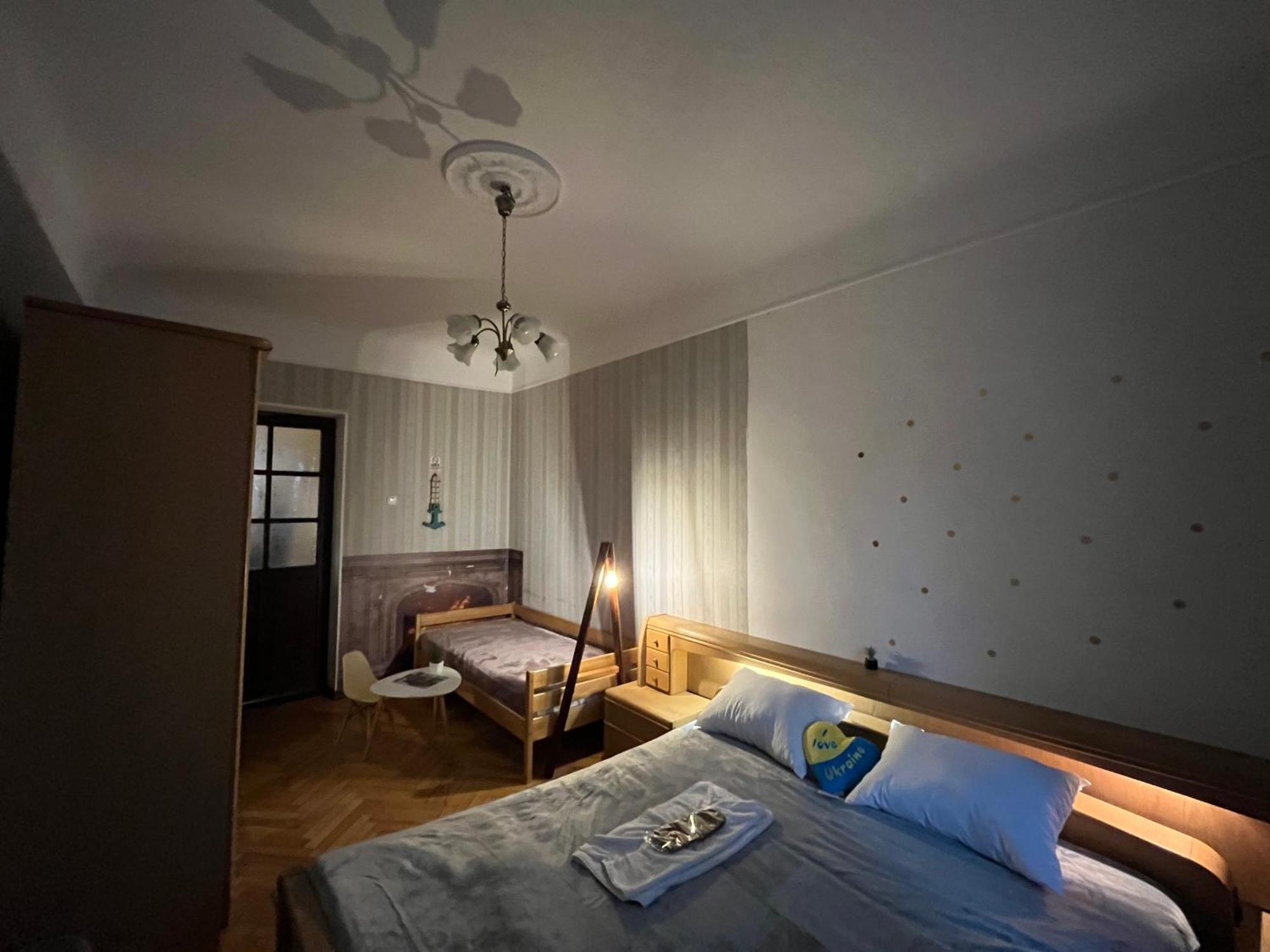 Ararat-Klovskaya Hostel-Apartments Kiev Exterior photo